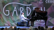 Matija Dedić održao koncert u botaničkoj bašti