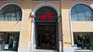 Plus size model nova zvezda H&M kampanje